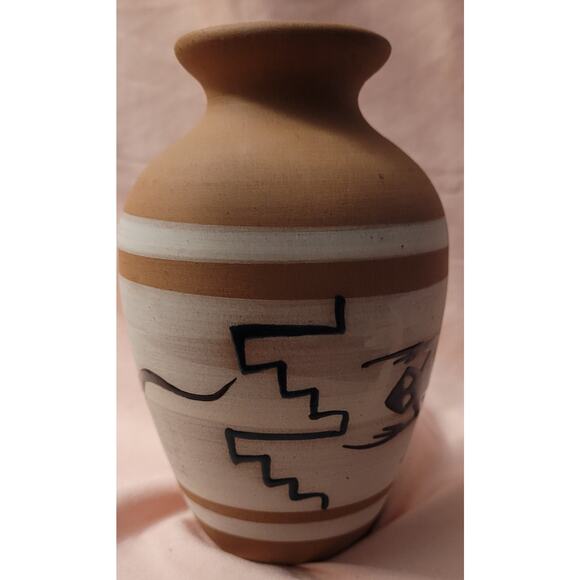 Terracotta Hand Painted Vase with Lizard Motif South West - Picture 5 of 12